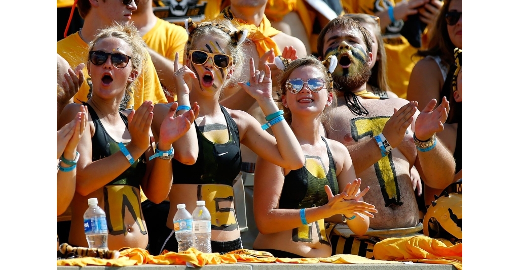 2016-0924-Missouri-Tigers-fans-CAX16092404_Delaware_State-_at_Missour.jpg