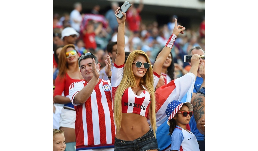 Mexico-female-fan-GettyImages-539493250_master.jpg